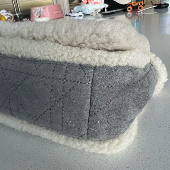 BNWT CHRISTIAN DIOR shearling Caro bag - Picture 13 of 14